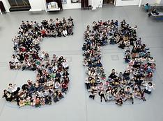 런던한국학교 학생들 개교 50주년 기념사진  