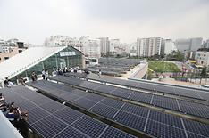 서울 강서구 공항고등학교 옥상에 설치된 태양광 패널