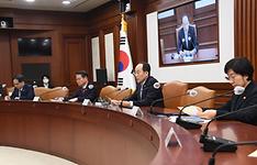 추경호 부총리 겸 기획재정부 장관이 6일 서울 종로구 정부서울청사에서 열린 비상경제장관회의를 주재, 모두발언을 하고 있다