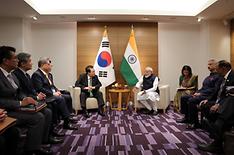 주요 7개국(G7) 정상회의 참석차 일본을 방문 중인 윤석열 대통령이 20일 히로시마 한 호텔에서 나렌드라 모디 인도 총리와 한-인도 정상회담을 하고 있다