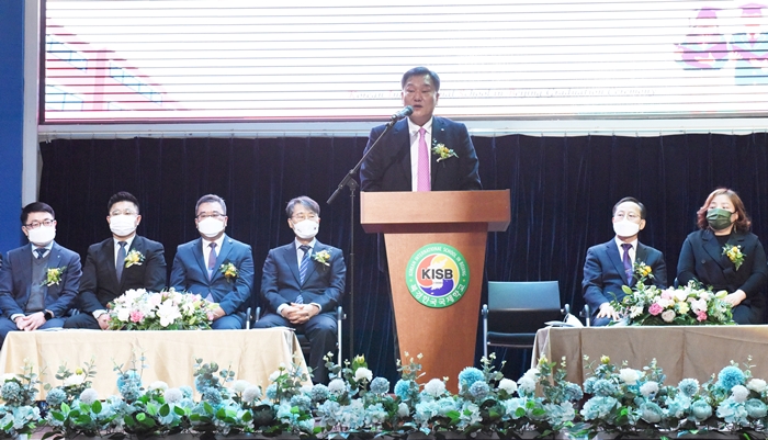 축사하는 윤도선 중국한국상회 회장(북경한국국제학교 이사장)
