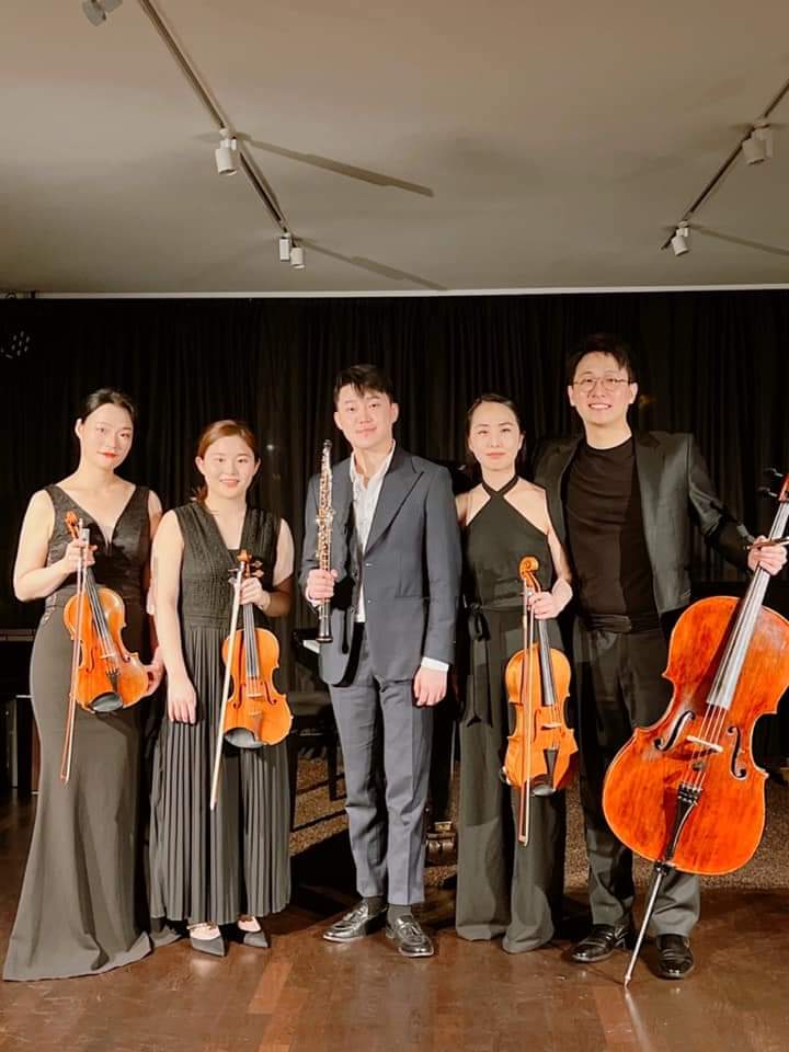 <왼쪽부터 박휘연(바이올린), 박예지(바이올린), 이다훈(오보에), 이지혜(비올라), 문광균(첼로)>