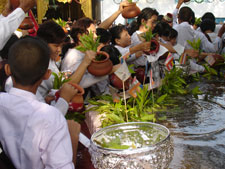 <미얀마 쉐다곤 파고다의 꺼손 보름날 행사 사진 - 출처 : 통신원 촬영>