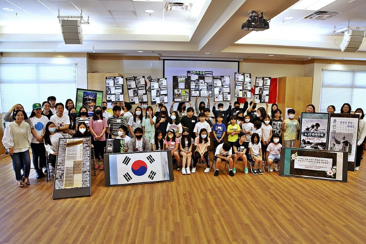 [2022 한국 역사 문화 리더십 캠프 "역사는 미래를 만든다" 단체 사진, 사진: 통신원]