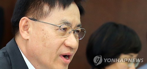 한국몫 'AIIB 부총재' 날린 홍기택…정부 책임론 불가피