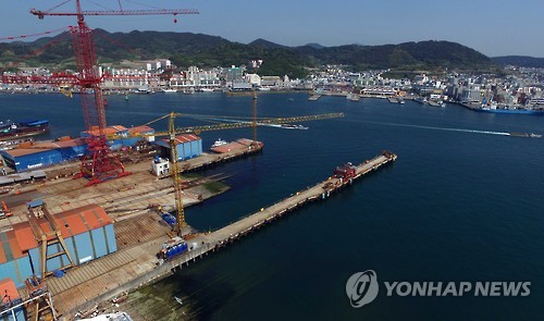 韓조선업 일감 12년여 만에 최저…시장점유율 나홀로 하락