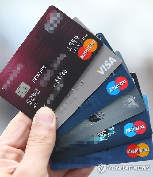 카드 현금서비스 덜 쓴다…올 상반기 7.3% 감소