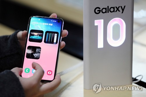 삼성 갤럭시S10+, 美 컨슈머리포트 스마트폰 평가 1위